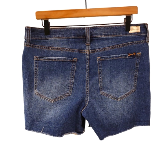 Seven7, Jean Shorts, Weekend Short, Distressed, Frayed Bottom, Women's sz 6, L- - Picture 2 of 4